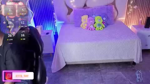 ette online show from February 7, 4:30 am