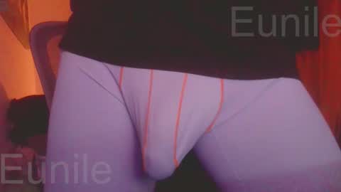 eunile online show from March 29, 2:01 am