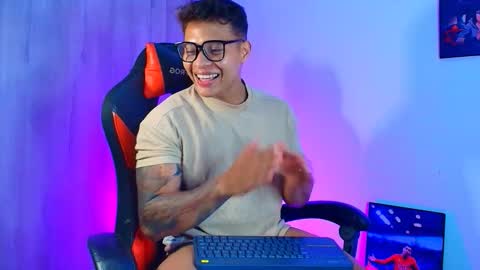 EVAN GREY online show from November 9, 4:16 am