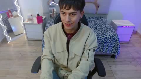 evan_tay online show from February 23, 3:08 am