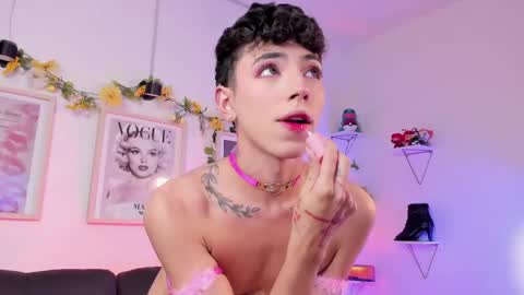 Evan voss  help me get 200 likesindependent model online show from April 18, 5:58 pm