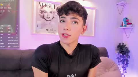 Snapshot of evan_voss chatting on October 24, 6:37 am Evan voss  help me get 200 likesindependent model online show from October 24, 6:37 am
