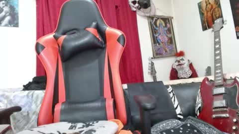 evans_xy online show from April 25, 2:36 am