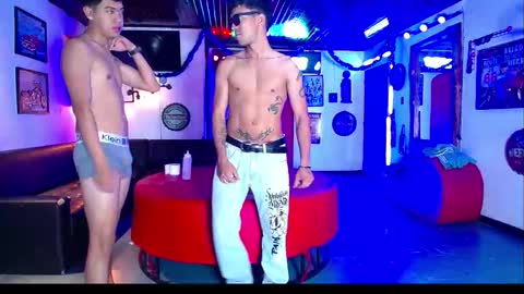 extrangers online show from January 6, 5:28 pm