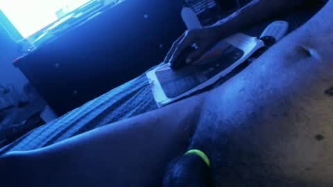 Snapshot of ezeddie2015 chatting on December 31, 1:15 am ezeddie2015 online show from December 31, 1:15 am