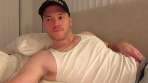 Snapshot of fairybae5 chatting on December 24, 10:22 am Travis online show from December 24, 10:22 am