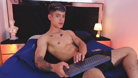 farid_jake_ online show from February 4, 7:44 pm