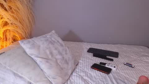 farid_jake_ online show from August 10, 12:05 am
