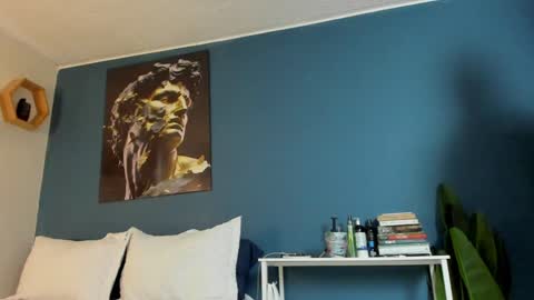 M A T  T E O online show from December 14, 8:40 pm