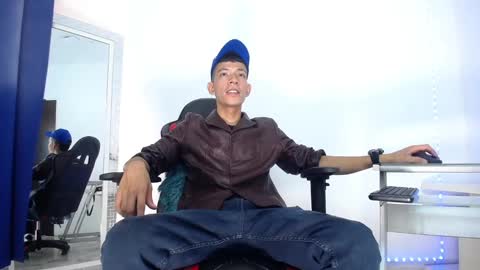 Favel Gomez online show from December 20, 1:33 pm