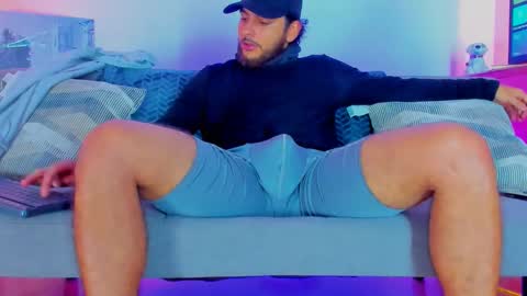 favid95 online show from October 14, 1:45 am