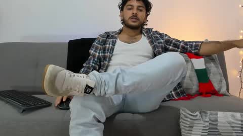 favid95 online show from December 24, 12:55 am