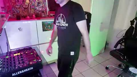 m0rty online show from February 4, 1:06 pm