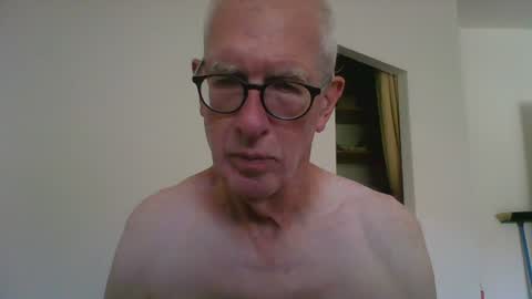 feetlove5608 online show from August 4, 10:43 am