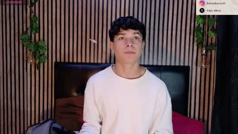 Snapshot of felipe_boy_18 chatting on September 16, 2:01 am felipe_boy_18 online show from September 16, 2:01 am