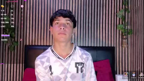 Snapshot of felipe_boy_18 chatting on September 23, 2:11 am felipe_boy_18 online show from September 23, 2:11 am