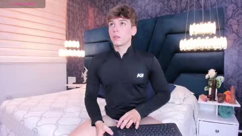 Femboy Max online show from February 12, 12:11 pm