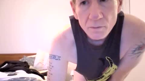 Snapshot of festive99 chatting on October 28, 2:03 am festive99 online show from October 28, 2:03 am