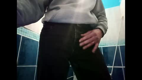 fifi010203 online show from December 1, 6:44 pm