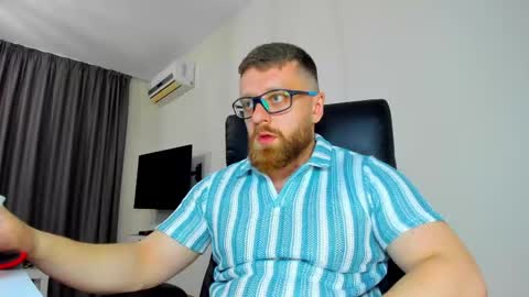 FindomGuyXXX online show from April 13, 5:46 pm