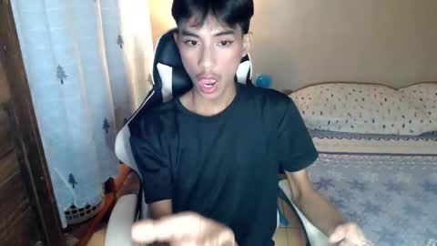 fineboii_rey18 online show from October 8, 3:16 pm