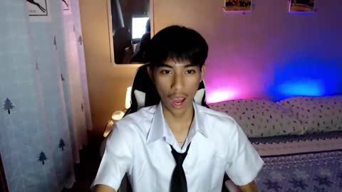 fineboii_rey18 online show from September 22, 12:48 pm