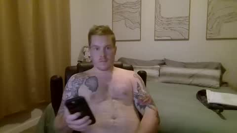 Snapshot of fingersdown chatting on October 26, 1:51 am Fingersdown online show from October 26, 1:51 am
