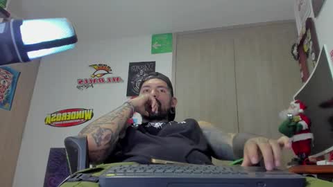 fisherrman666 online show from December 22, 2:42 am