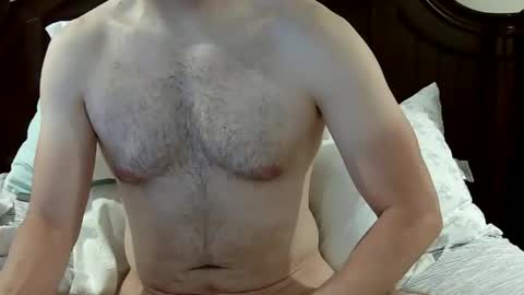 Snapshot of fithubby80 chatting on October 12, 3:39 pm fithubby80 online show from October 12, 3:39 pm