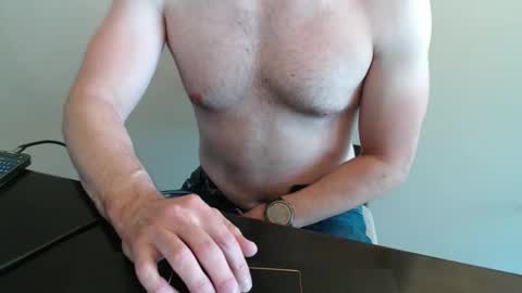 fithubby80 online show from April 7, 10:43 pm