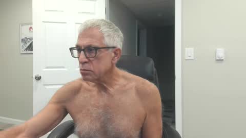 Snapshot of fitman999 chatting on October 19, 8:34 pm Jon online show from October 19, 8:34 pm