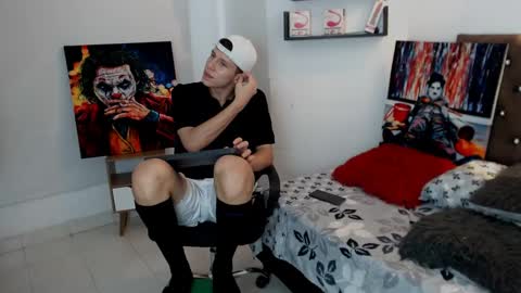 flowers109 online show from January 31, 9:26 pm