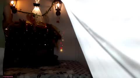 flowers109 online show from December 22, 8:58 pm