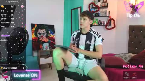 flowers109 online show from September 10, 11:25 pm