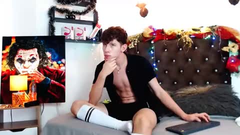 flowers109 online show from December 7, 8:49 pm