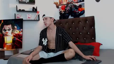 flowers109 online show from January 16, 8:46 pm