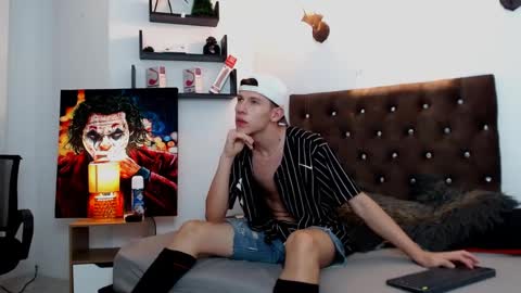 flowers109 online show from January 10, 10:46 pm