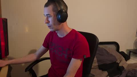 flyhigh92 online show from April 12, 11:49 pm