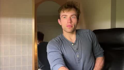 follow_ online show from December 24, 7:49 am