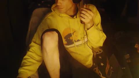 Snapshot of followthewhiterabbittail chatting on October 31, 11:35 am Have fun remembering u online show from October 31, 11:35 am