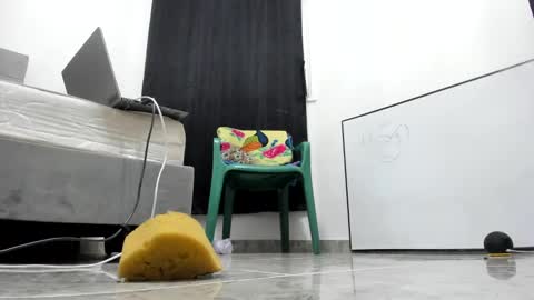 foot_master777 online show from January 16, 12:02 am