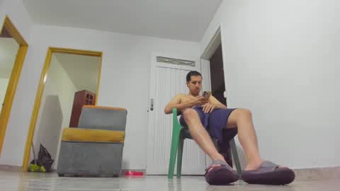 foot_master777 online show from February 4, 3:11 am