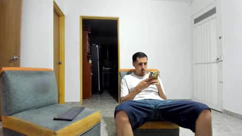 foot_master777 online show from December 27, 6:03 am