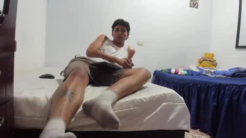 foot_master777 online show from December 28, 10:55 pm