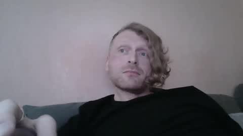 Snapshot of forgotten_lover chatting on December 6, 11:11 am forgotten_lover online show from December 6, 11:11 am