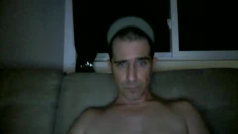 Snapshot of fouraide42 chatting on January 3, 8:54 am fouraide42 online show from January 3, 8:54 am