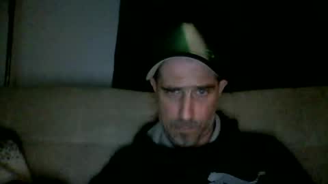 Snapshot of fouraide42 chatting on March 8, 4:09 am fouraide42 online show from March 8, 4:09 am