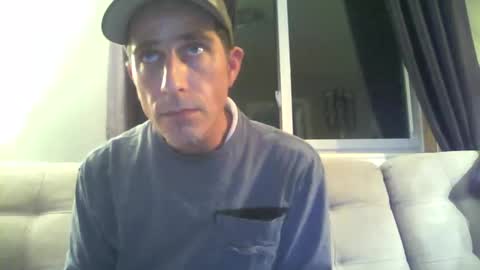 Snapshot of fouraide42 chatting on December 4, 7:17 am fouraide42 online show from December 4, 7:17 am