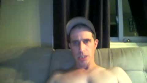 Snapshot of fouraide42 chatting on December 31, 10:56 pm fouraide42 online show from December 31, 10:56 pm