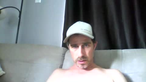 Snapshot of fouraide42 chatting on February 21, 2:38 pm fouraide42 online show from February 21, 2:38 pm